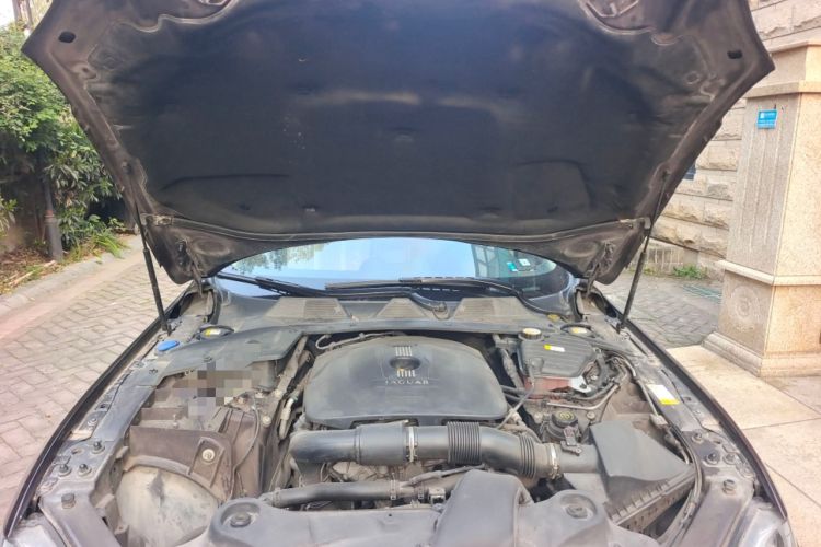 Used Jaguar XJ 2013 XJL 2.0T Elegance Business Edition Engine Bay