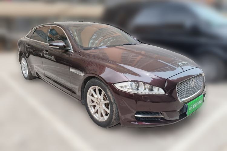 Used Jaguar XJ 2013 XJL 2.0T Panoramic Business Edition Front Right 45 Deg