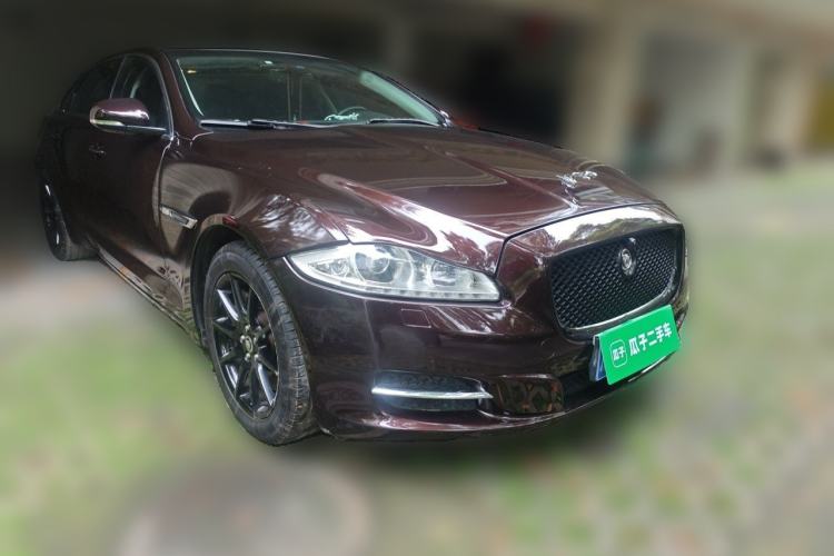 Used Jaguar XJ 2013 XJL 3.0 SC Panoramic Business Edition Front Right 45 Deg
