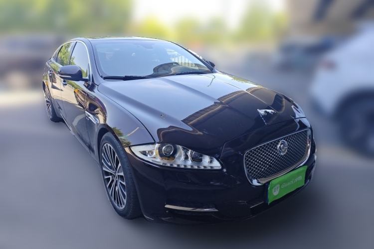 Used Jaguar XJ 2013 XJL 3.0 SC Panoramic Business Edition Front Right 45 Deg