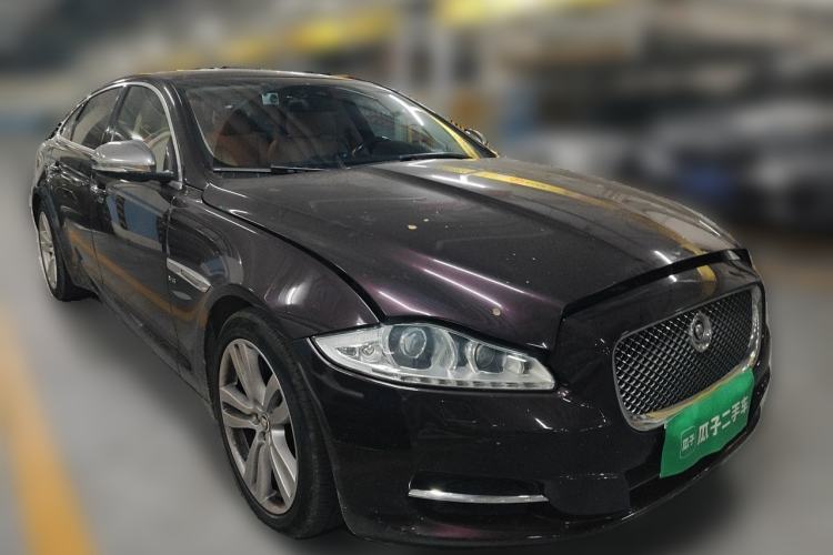 Used Jaguar XJ 2013 XJL 3.0 SC Cambridge Limited Edition Front Right 45 Deg