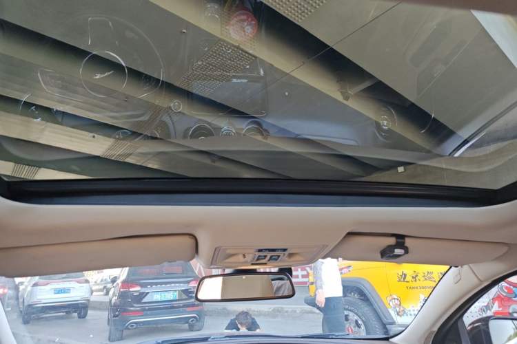Used Jaguar XJ 2013 XJL 3.0 SC Panoramic Business Edition Headliner
