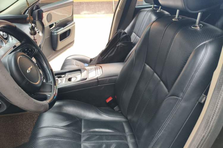 Used Jaguar XJ 2013 XJL 2.0T Panoramic Business Edition Left Front Seat