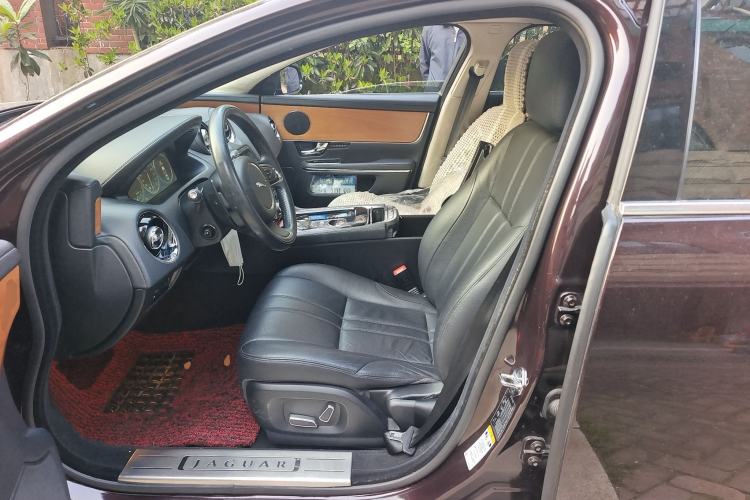 Used Jaguar XJ 2013 XJL 2.0T Elegance Business Edition Left Front Seat