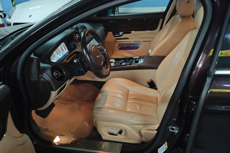 Used Jaguar XJ 2013 XJL 3.0 SC Cambridge Limited Edition Left Front Seat