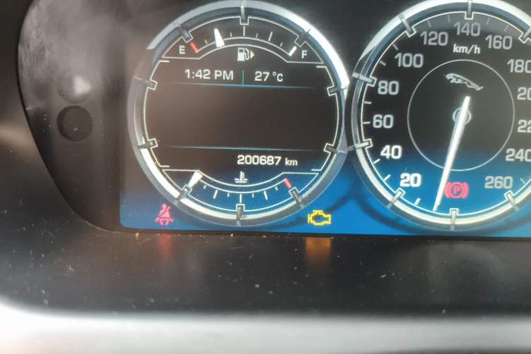Used Jaguar XJ 2013 XJL 2.0T Panoramic Business Edition Odometer Close Up