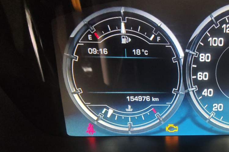 Used Jaguar XJ 2013 XJL 3.0 SC Panoramic Business Edition Odometer Close Up