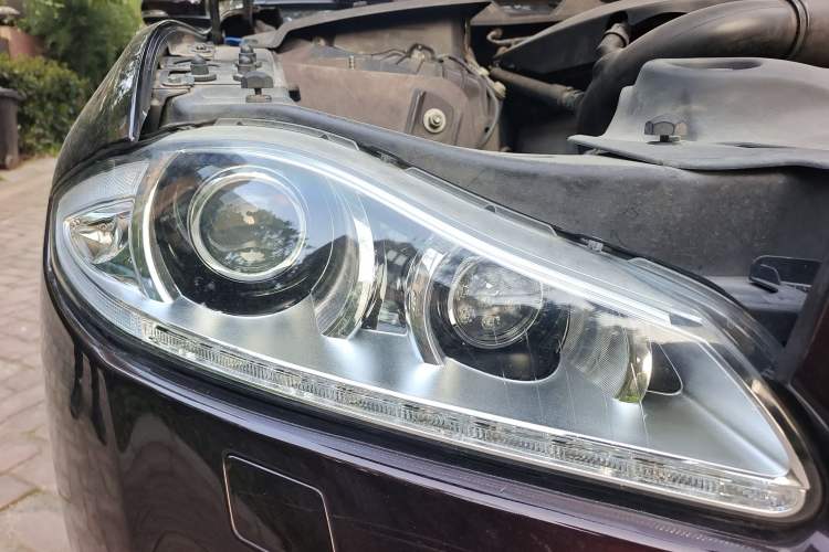 Used Jaguar XJ 2013 XJL 2.0T Elegance Business Edition Right Front Headlight