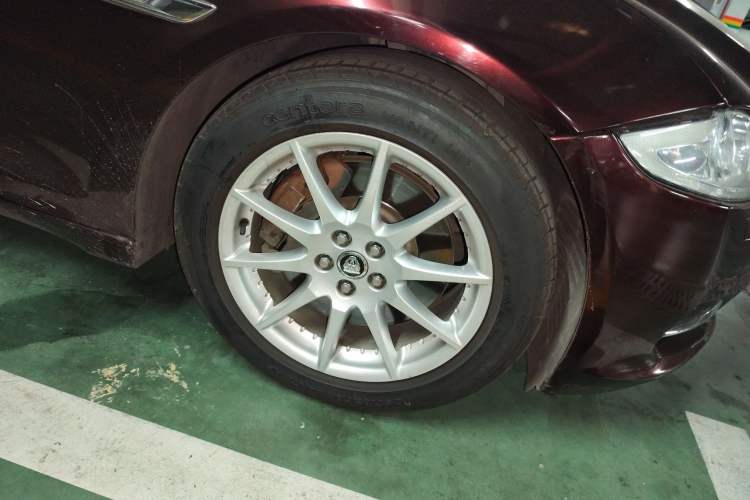 Used Jaguar XJ 2013 XJL 3.0 SC Panoramic Business Edition Right Front Wheel Hub