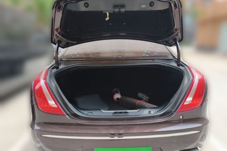 Used Jaguar XJ 2013 XJL 2.0T Panoramic Business Edition Trunk