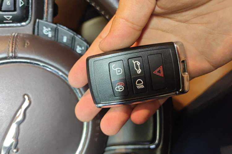 Used Jaguar XJ 2013 XJL 2.0T Elegance Business Edition Vehicle Key