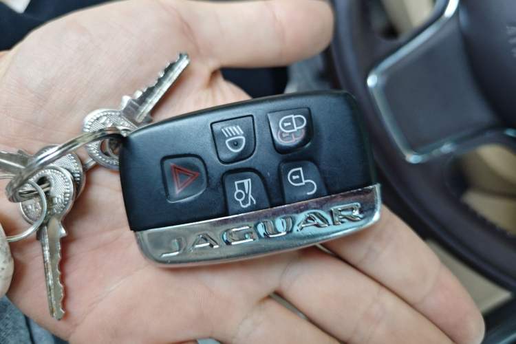 Used Jaguar XJ 2013 XJL 3.0 SC Panoramic Business Edition Vehicle Key