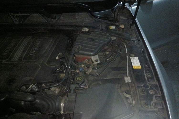 Used Jaguar XJ 2013 XJL 3.0 SC Cambridge Limited Edition Engine Bay Left