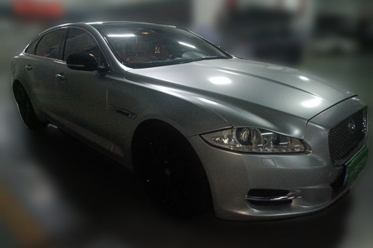 Used Jaguar XJ 2013 XJL 3.0 SC Cambridge Limited Edition Front Right 45 Deg