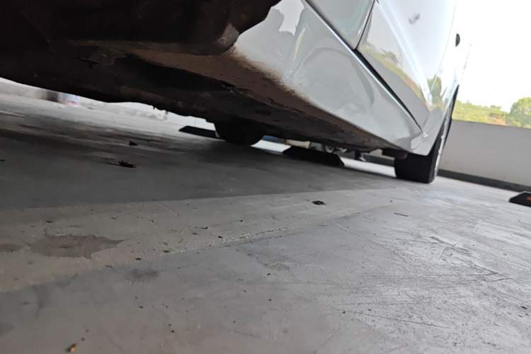 Used Jaguar XJ 2013 XJL 3.0 SC Panoramic Business Edition Chassis Front Left
