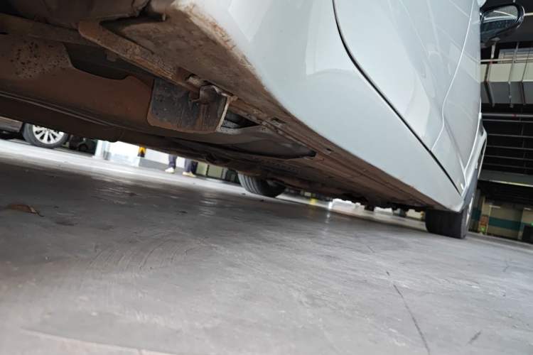 Used Jaguar XJ 2013 XJL 3.0 SC Panoramic Business Edition Chassis Rear Right