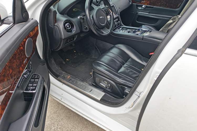 Used Jaguar XJ 2013 XJL 3.0 SC Panoramic Business Edition Driver Seat