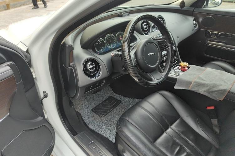 Used Jaguar XJ 2013 XJL 2.0T Elegance Business Edition Driver Seat