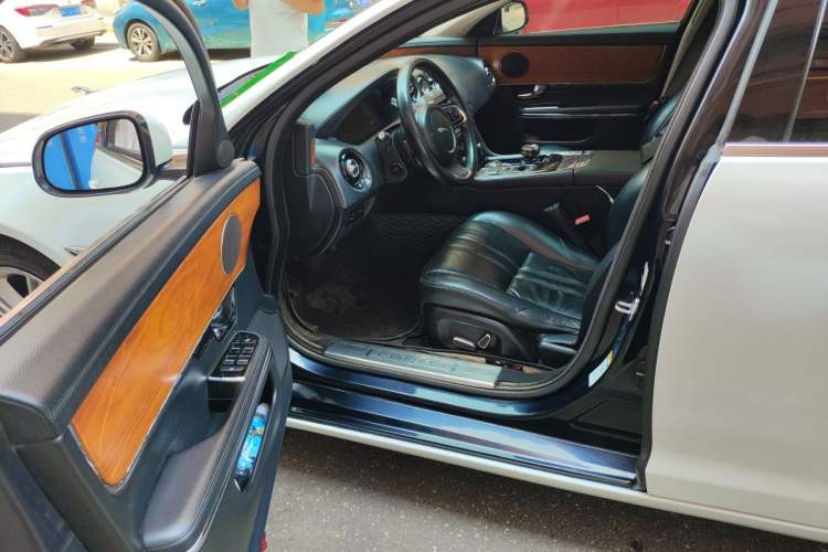 Used Jaguar XJ 2013 XJL 2.0T Elegance Business Edition Driver Seat
