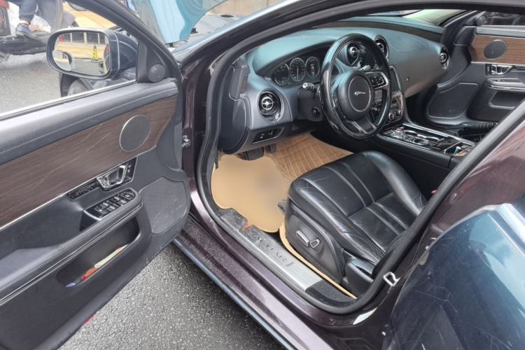 Used Jaguar XJ 2013 XJL 2.0T Elegance Business Edition Driver Seat