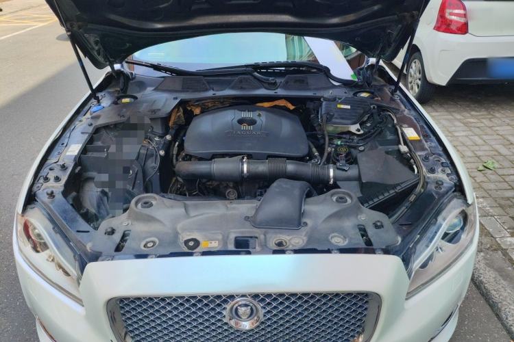 Used Jaguar XJ 2013 XJL 2.0T Elegance Business Edition Engine Bay