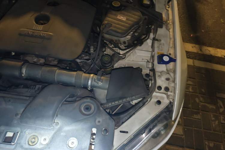 Used Jaguar XJ 2013 XJL 2.0T Elegance Business Edition Engine Bay Left