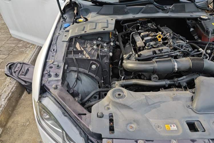 Used Jaguar XJ 2013 XJL 2.0T Elegance Business Edition Engine Bay Right