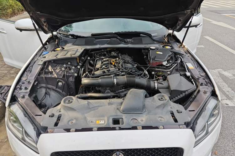 Used Jaguar XJ 2013 XJL 2.0T Elegance Business Edition Engine Bay