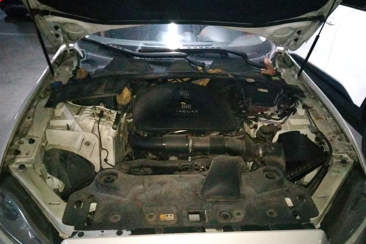 Used Jaguar XJ 2013 XJL 2.0T Elegance Business Edition Engine Bay