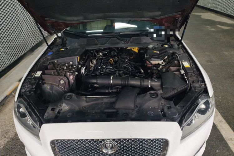 Used Jaguar XJ 2013 XJL 2.0T Elegance Business Edition Engine Bay