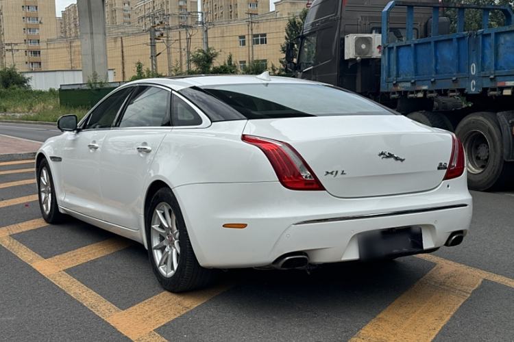 Used Jaguar XJ 2013 XJL 2.0T Elegance Business Edition Exterior 2