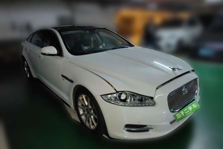 Used Jaguar XJ 2013 XJL 3.0 SC Panoramic Business Edition Front Right 45 Deg