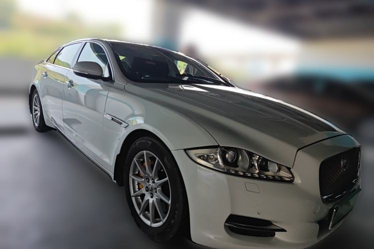 Used Jaguar XJ 2013 XJL 3.0 SC Panoramic Business Edition Front Right 45 Deg