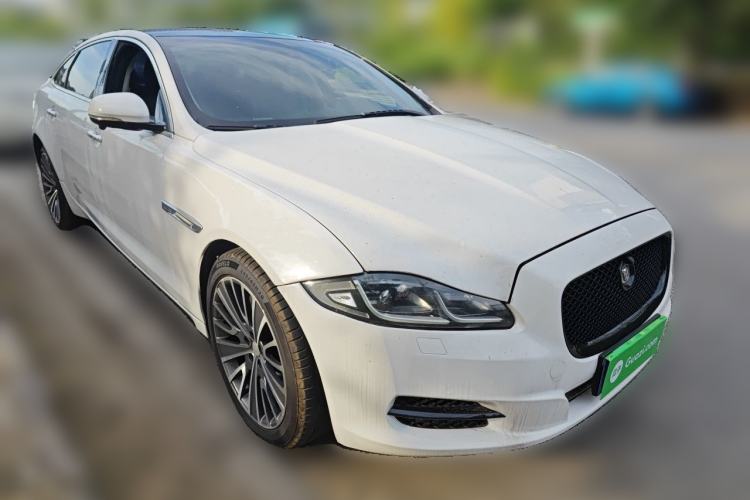 Used Jaguar XJ 2013 XJL 2.0T Elegance Business Edition Front Right 45 Deg