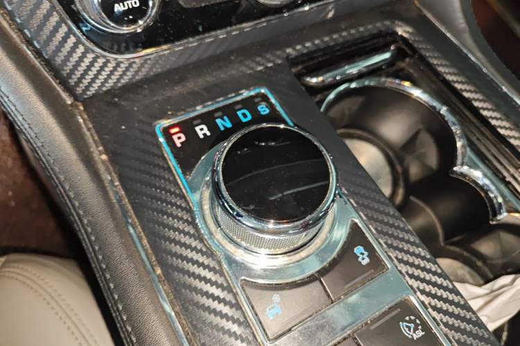 Used Jaguar XJ 2013 XJL 3.0 SC Panoramic Business Edition Gear Lever