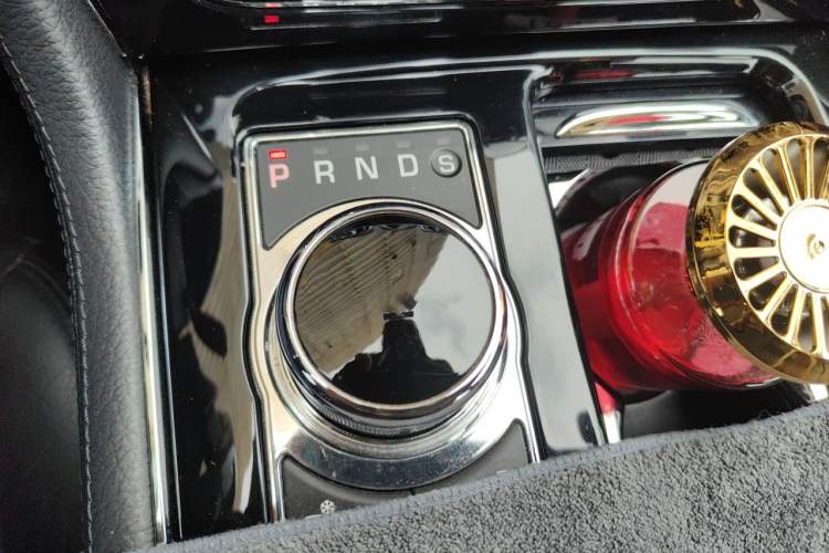 Used Jaguar XJ 2013 XJL 2.0T Elegance Business Edition Gear Lever