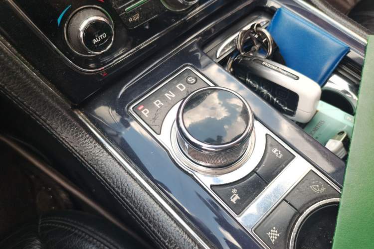 Used Jaguar XJ 2013 XJL 2.0T Elegance Business Edition Gear Lever