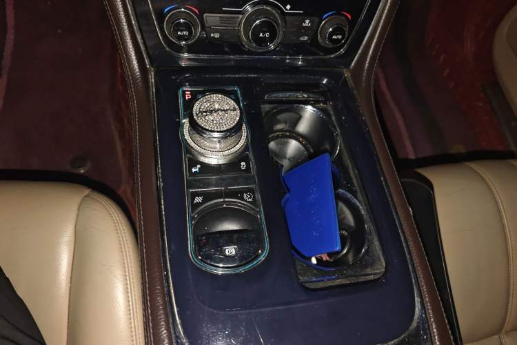 Used Jaguar XJ 2013 XJL 2.0T Elegance Business Edition Gear Lever