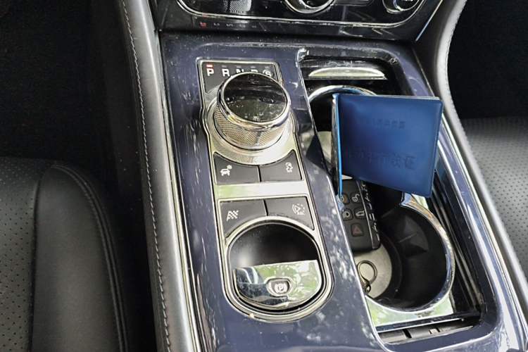Used Jaguar XJ 2013 XJL 3.0 SC Panoramic Business Edition Gear Lever