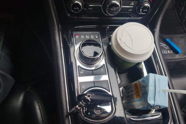 Used Jaguar XJ 2013 XJL 2.0T Elegance Business Edition Gear Lever