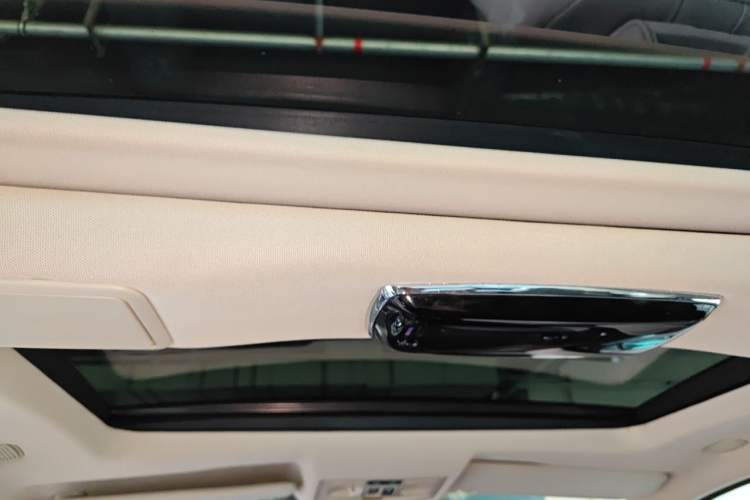 Used Jaguar XJ 2013 XJL 3.0 SC Panoramic Business Edition Headliner
