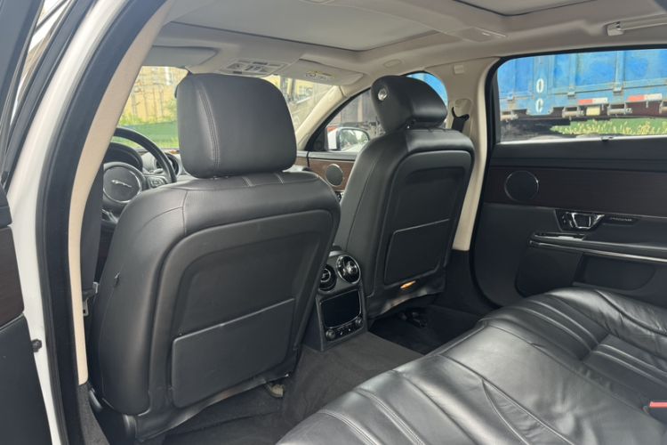Used Jaguar XJ 2013 XJL 2.0T Elegance Business Edition Interior 2
