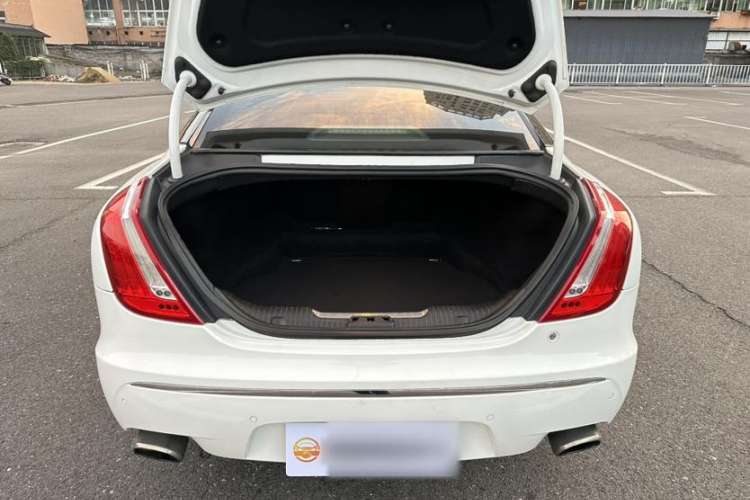 Used Jaguar XJ 2013 XJL 3.0 SC Cambridge Limited Edition Interior 7