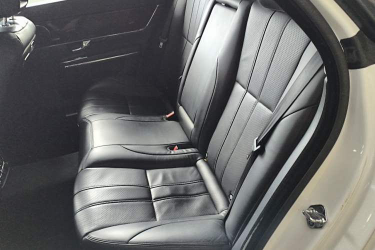 Used Jaguar XJ 2013 XJL 3.0 SC Panoramic Business Edition Left Rear Seat