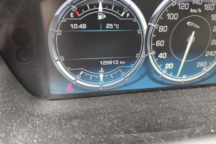 Used Jaguar XJ 2013 XJL 3.0 SC Flagship Business Edition Odometer Close Up