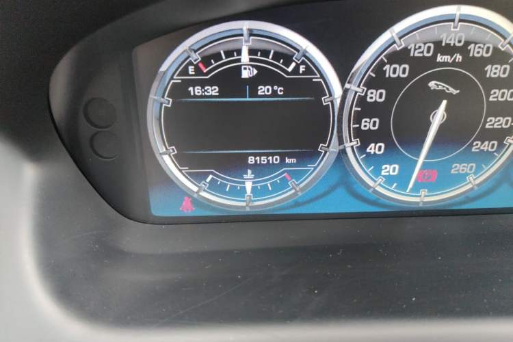 Used Jaguar XJ 2013 XJL 2.0T Elegance Business Edition Odometer Close Up