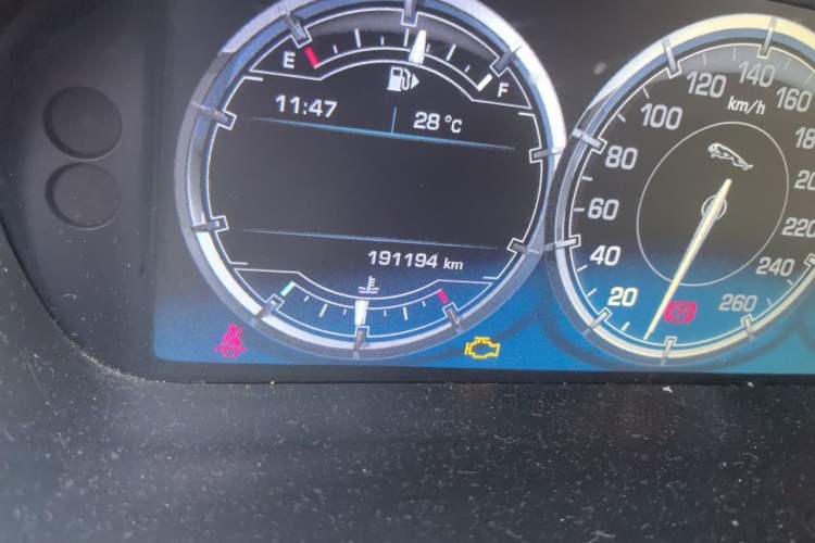 Used Jaguar XJ 2013 XJL 2.0T Elegance Business Edition Odometer Close Up