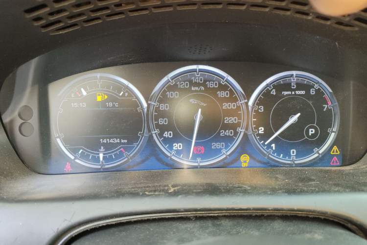 Used Jaguar XJ 2013 XJL 3.0 SC Panoramic Business Edition Odometer Close Up