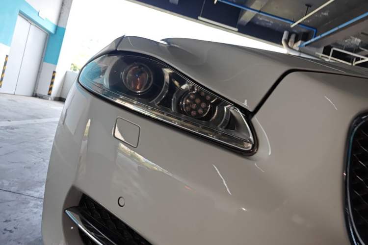 Used Jaguar XJ 2013 XJL 3.0 SC Panoramic Business Edition Right Front Headlight