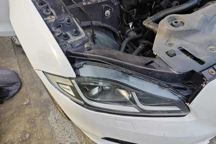 Used Jaguar XJ 2013 XJL 2.0T Elegance Business Edition Right Front Headlight